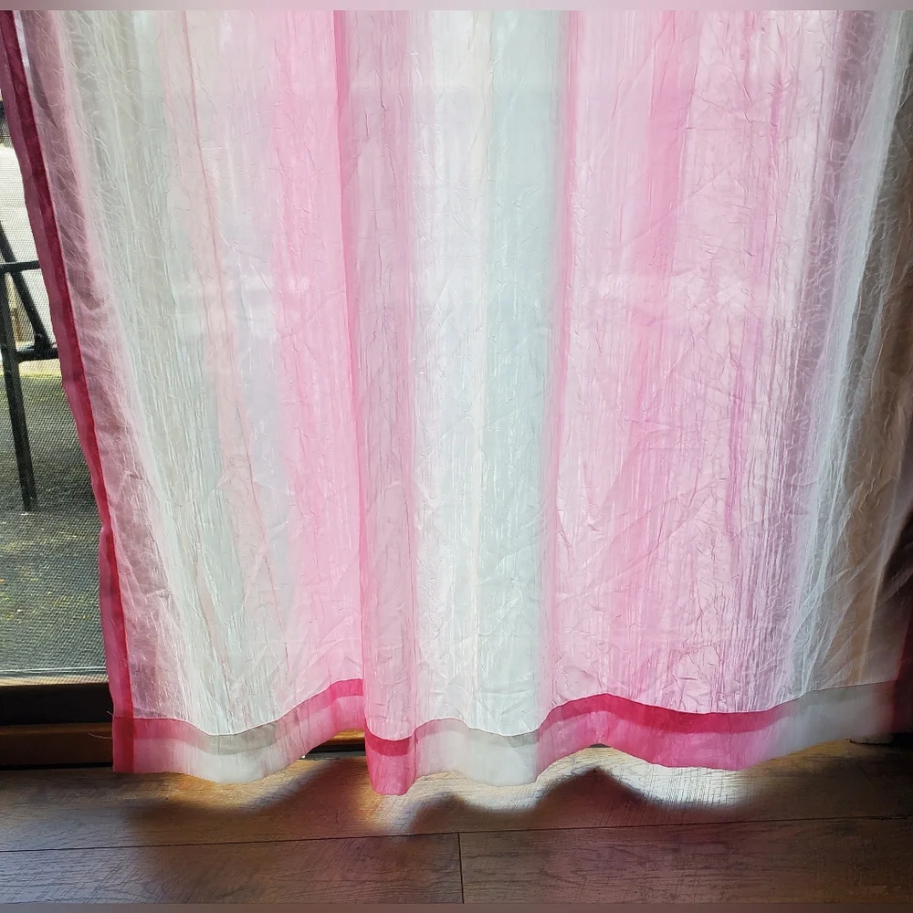 Curtain Panles Pink Jubilee 4-panels